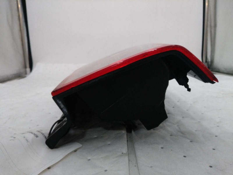2010 Nissan Pathfinder Right Tail Light Assembly White OEM Used 408671
