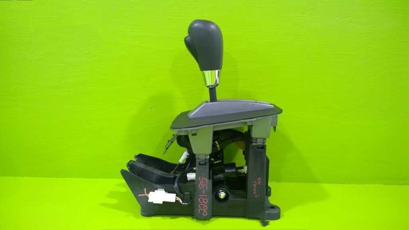06 PONTIAC TORRENT 3.4L AT FLOOR SHIFT SHIFTER ASSEMBLY OEM 2281-35