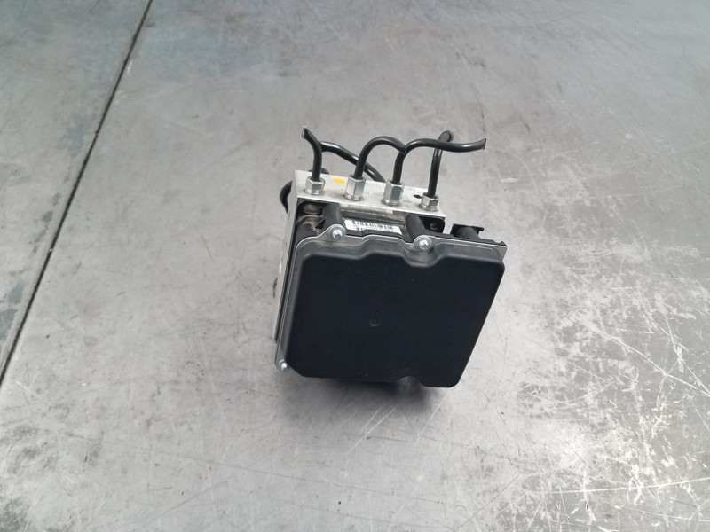 2016 Nissan 370Z Nismo ABS Brake Pump Module #5321 Q7