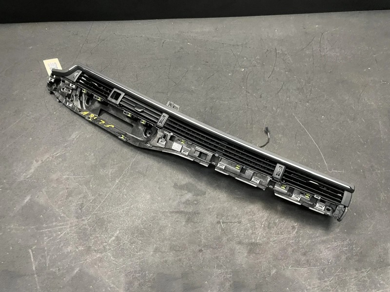 Dashboard Center Air Vent Grille 2019 Audi S5 Coupe 8W1820902D 2020 2021 - 2024