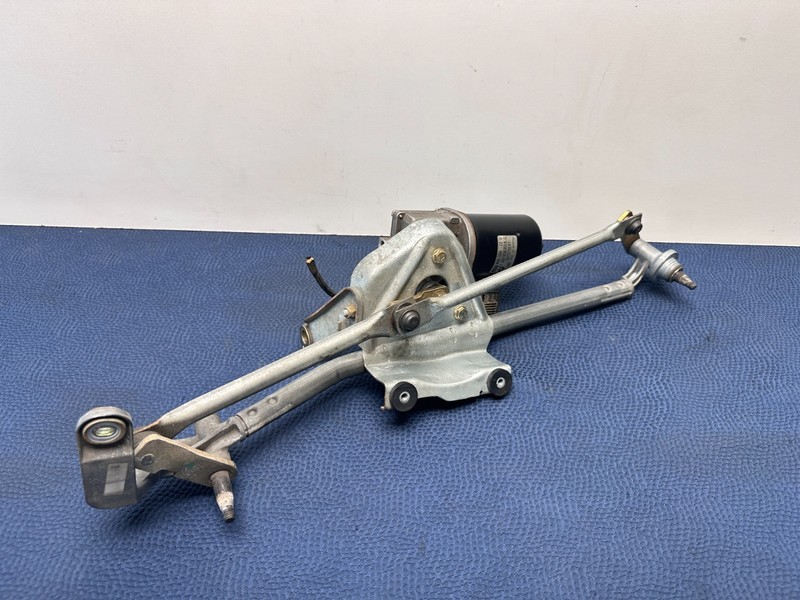 92-00 BMW E36 Late Model M3 2Dr Front Window Windshield Wiper Linkage Motor OEM