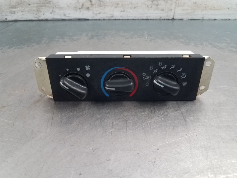 2003 Jeep Wrangler TJ Rubicon 4x4 Climate Control Panel #6608 Q3