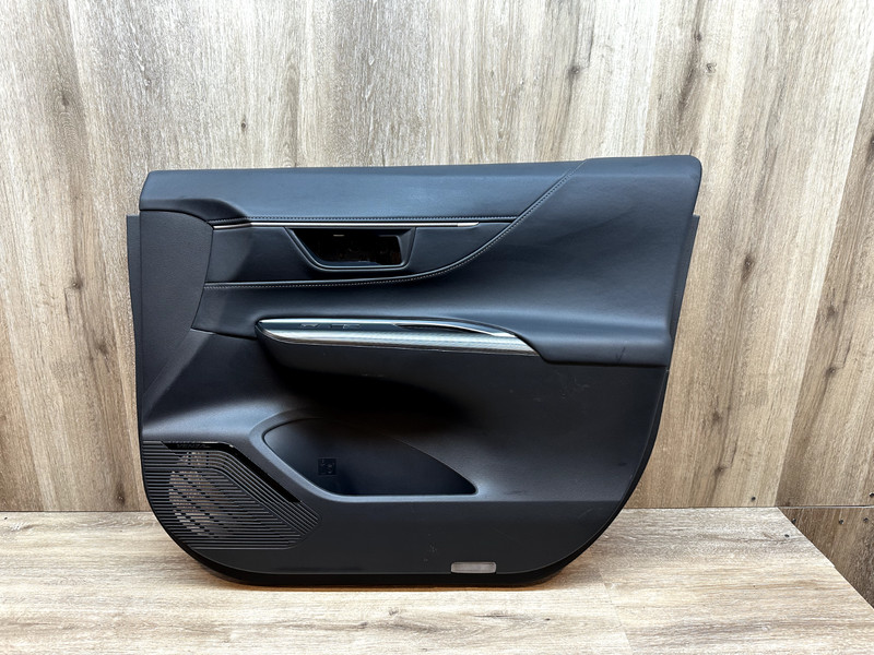 2021-2023 TOYOTA VENZA FRONT RH DOOR PANEL ASSY OEM
