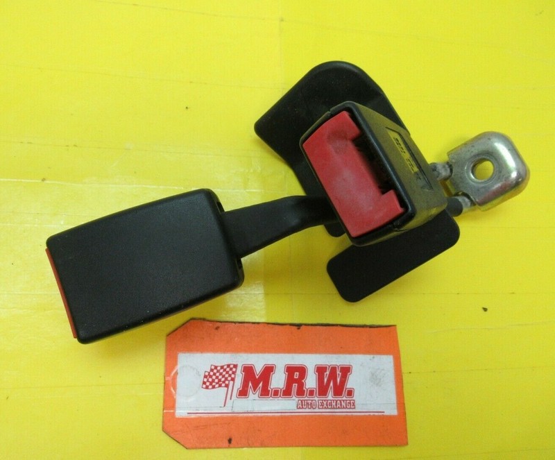 REAR SEAT BELT BUCKLE SEATBELT CENTER BUCKLES LATCH AUDI A4 S4 A6 99 00 01 02