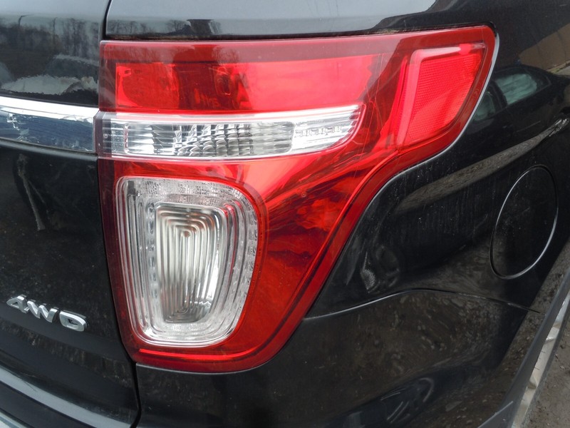 11-15 Ford Explorer Tail Light Lamp Pass Right OEM Twist in Signal & Reverse