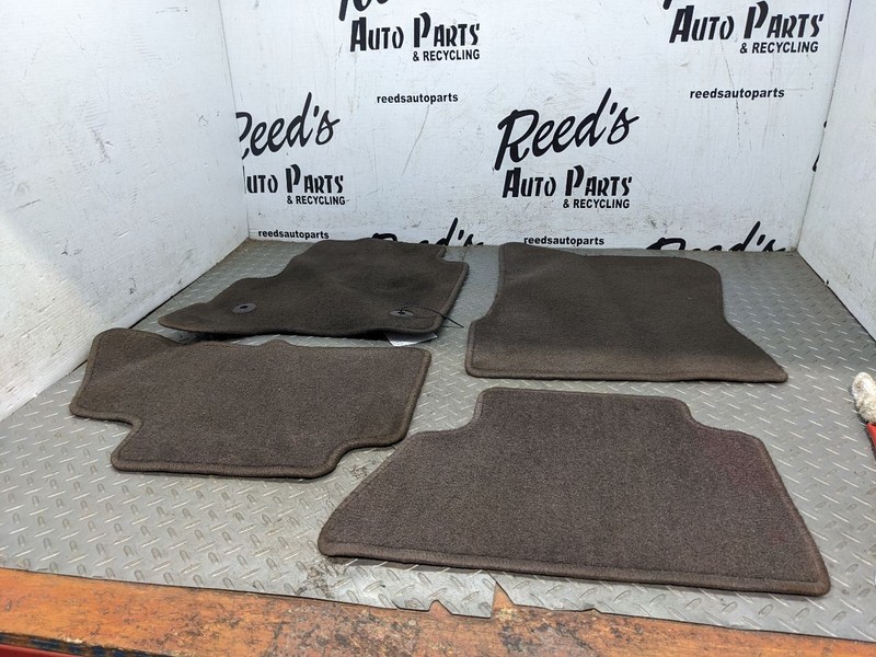 GMC Sierra Chevy Silverado OEM Carpet Floor Mats Brown 2014-20181188605