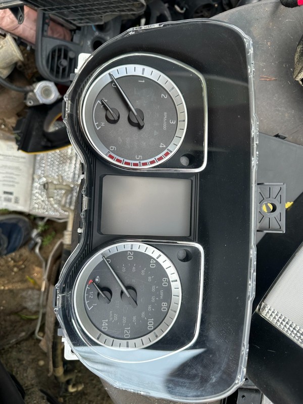 16 17 NISSAN TITAN OEM SPEEDOMETER INSTRUMENT GAUGE CLUSTER 5.0 W/ NAV 85K
