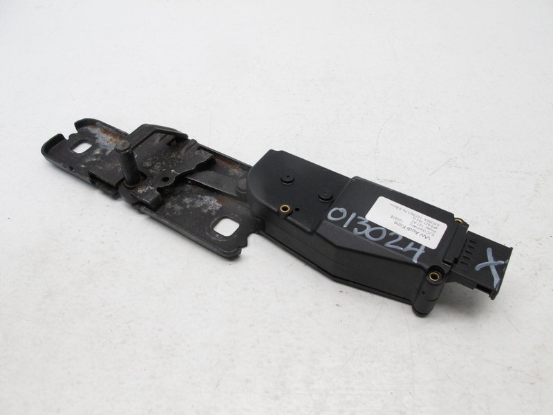 06-17 AUDI 4L Q7 SQ5 Q5 A4 A6 WAGON REAR LIFTGATE LOCK STRIKER PLATE OEM 013024