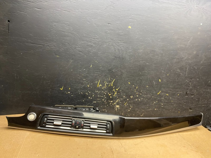 2011 - 2016 BMW 5 F10 Front Center Dash Air Vent Panel Trim OEM Z4216 DG