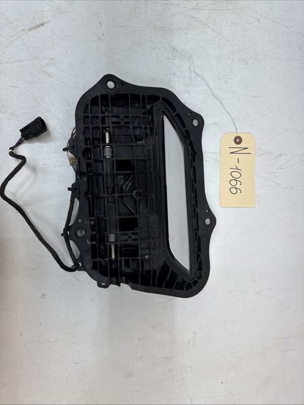 12-16 Tesla Model S left door handle assembly OEM 1007373-00-H 1066 B151