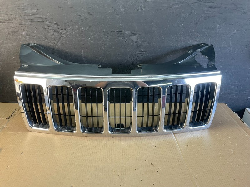 2008 2009 2010 Jeep Grand Cherokee Front Upper Grill Grille OEM ae3587DG