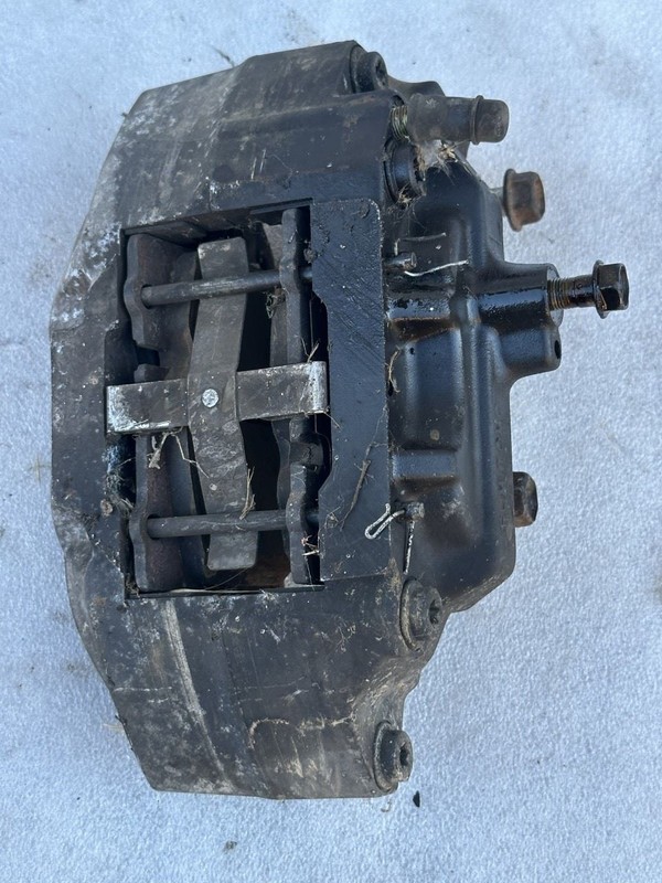 1995 1996 1997 1998 1999 2000 LEXUS LS400 LEFT FRONT BRAKE CALIPER 47750-50102