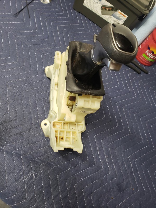 2017-2020 Hyundai Elantra Floor Gear Shifter Selector Assembly OEM 46700-F2110
