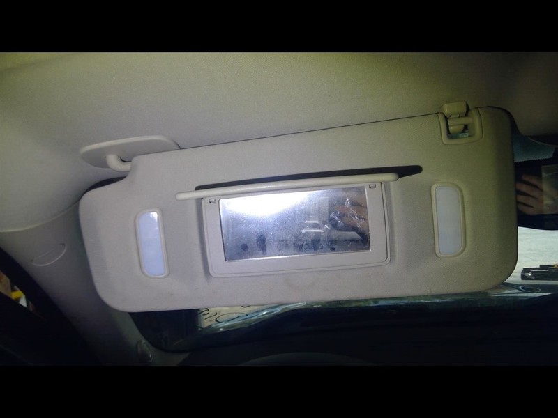 Driver Sun Visor With Illumination Fits 07-14 SIERRA 2500 PICKUP 1632130