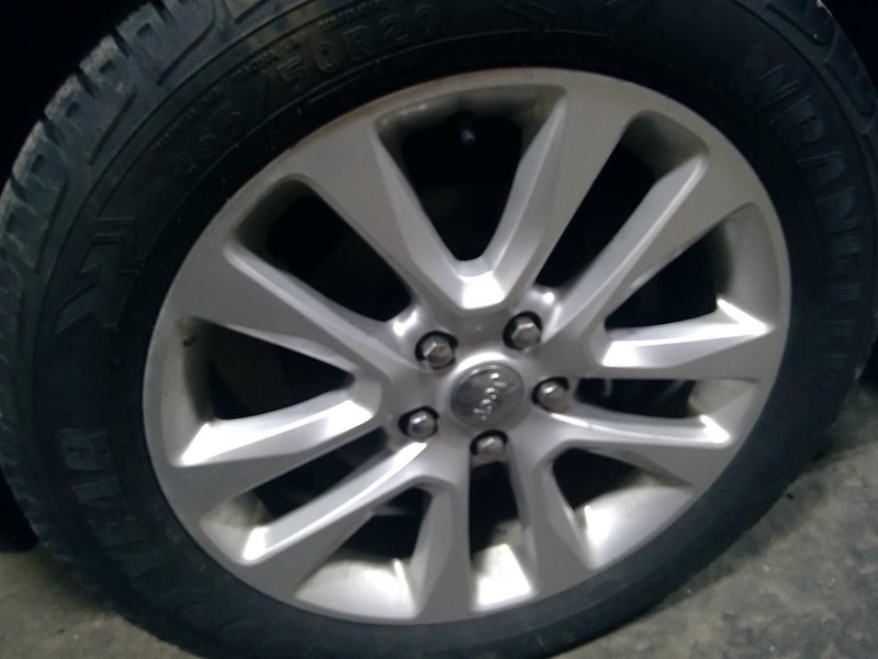 Rim Wheel 20x8 5 V Spoke Painted Silver Fits 17-20 GRAND CHEROKEE 1723785