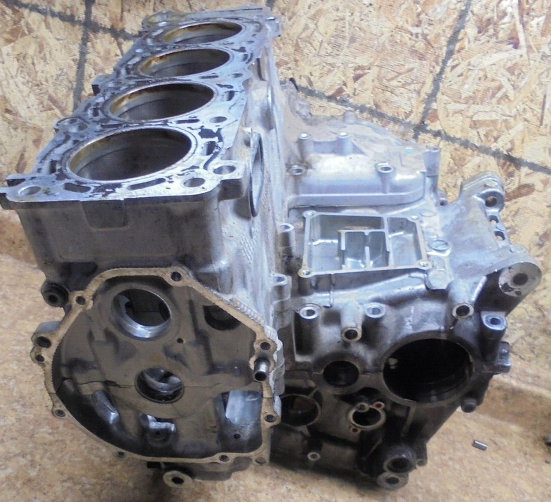 04 Suzuki GSX-R600 GSXR6 GSXR600 Engine Cases Casing Crank Block Cylinder Motor