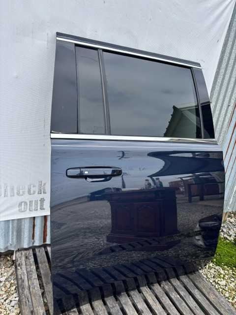 15 16 17 18 19 20 YUKON XL SUBURBAN RIGHT REAR DOOR BS-409