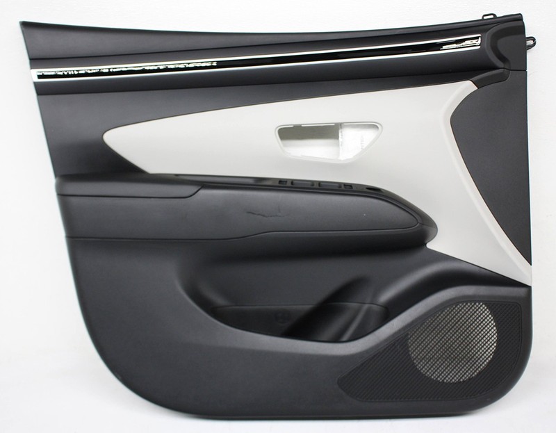 OEM Front Door Trim Panel For Hyundai Santa Cruz, Tucson Gray 82305-CW000-MMH