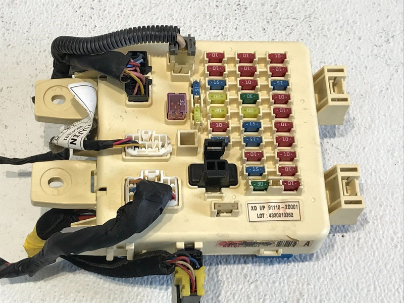 04-06 Hyundai Elantra GLS / GT Fuse Junction Box Used OEM 91110-2D001