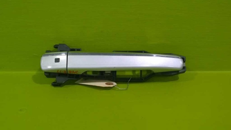 00 01 02 E430 PASSENGER RIGHT FRONT EXTERIOR DOOR HANDLE OEM 3488-17