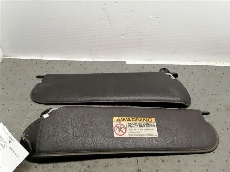 1997 1998 1999 2000 2001 2002 WRANGLERRight and Left Sun Visor 925243