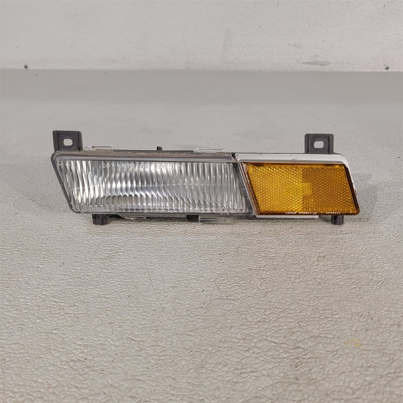 84-87 Corvette C4 Passenger Front Marker Light Housing Rh Aa7466 - NOTE