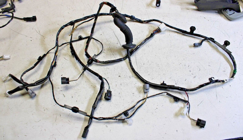 MITSUBISHI OUTLANDER SPORT 2010-2019 TAILGATE WIRING LOOM 8512B306