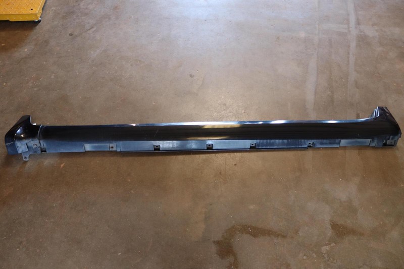 2007 INFINITI G35 SEDAN LEFT DRIVER SIDE ROCKER MOLDING PANEL BLACK OEM