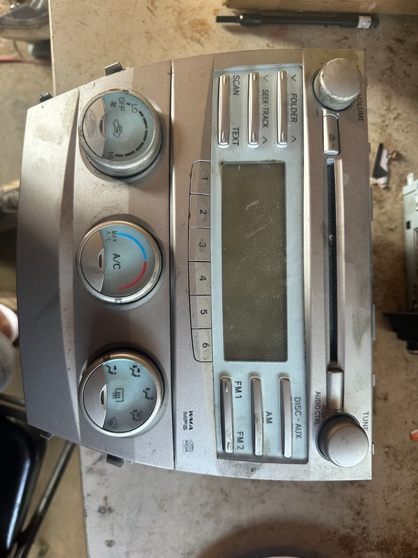 07-09 TOYOTA CAMRY RADIO STEREO W/ CD PLAYER & HEATER A/C AC CLIMATE CONTROL