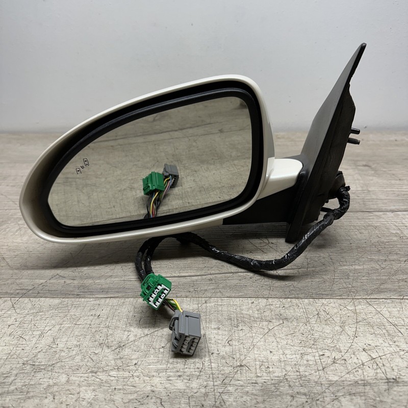 22823975 I 2013 - 17 Buick Enclave Left Door Mirror Blind Spot White OEM LH Mem