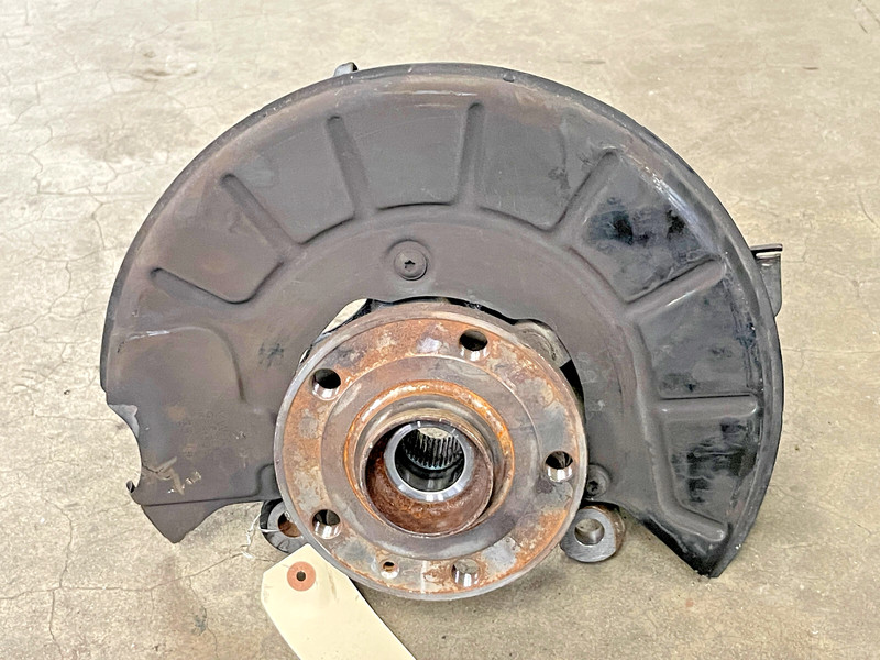 ⭐2015-2018 AUDI Q3 FWD FRONT RIGHT STEERING KNUCKLE WHEEL HUB PLATE OEM LOT2607