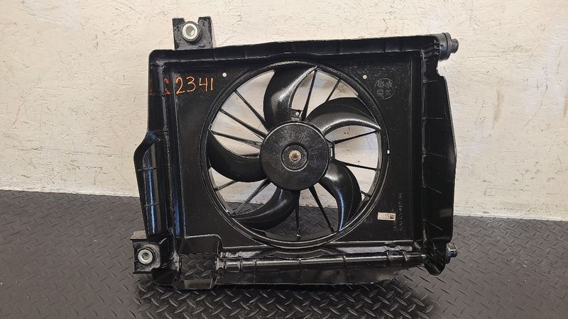 04-06 Dodge Ram 1500 5.7L Engine Cooling Fan Assembly OEM 05127666AA