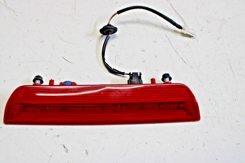 19-23 INFINITI QX50 LIFTGATE BACK DOOR HIGH MOUNT 3RD BRAKE LIGHT LAMP