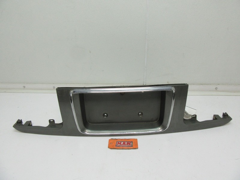 REAR BODY FILLER TAILLIGHT LAMP FINISH PANEL TRUNK LICENSE PLATE LIGHT LAMP BACK