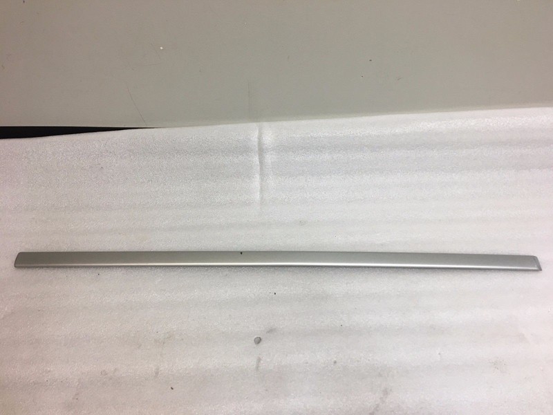 2002 BMW 530i E39 Door Exterior Trim Front Passenger 7004024
