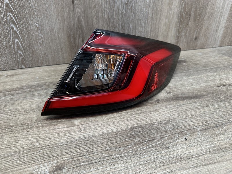 2022-24 HONDA CIVIC HATCHBACK RH OUTER TAIL LIGHT ASSY OEM