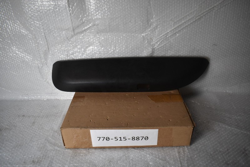 LAND ROVER DEFENDER BOTTOM RIGHT POCKET DOOR 2023 OEM L8B2-23720-A