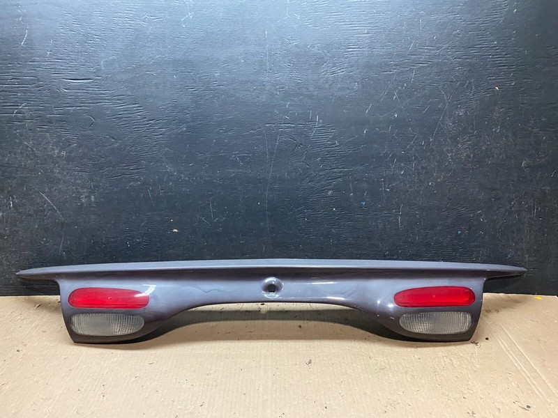 2000 to 2002 Ford Taurus Sedan Trunk Rear Center Lid Tail Light Panel J0544 DG