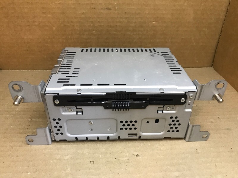 13-14 Ford Fusion Radio CD Player Receiver Tuner CQ-FJ22E0UMD DS7T-19C107-BM