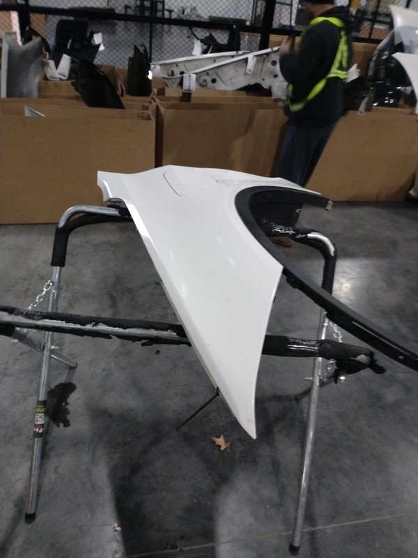 2016 BMW X5 Left Fender White Good Condition 137K OEM Replacement Part