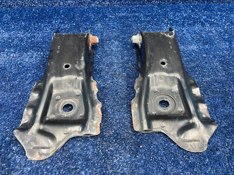 22-26 HONDA CIVIC FRONT LEFT RIGHT SUBFRAME REARWARD STAY BRACKET PAIR OEM. b25