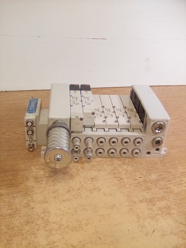 SMC EX260-SEN1 W/ VQC4301, VQC4101-5, (4) VVQ4000-10A-1 & AN500-N06