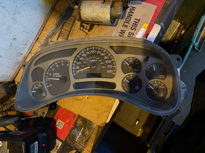 YUKON SILVERADO TAHOE SIERRA OEM INSTRUMENT SPEEDOMETER GAUGE CLUSTER