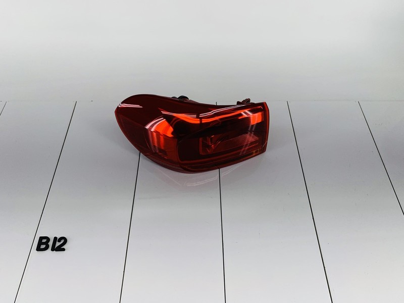 17-18 VOLKSWAGEN TIGUAN LIMITED REAR LEFT SIDE OUTER TAIL LIGHT BRAKE LAMP OEM