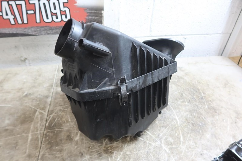 2012-2018 Jeep Wrangler JK OEM Air Intake Cleaner Box 04627063