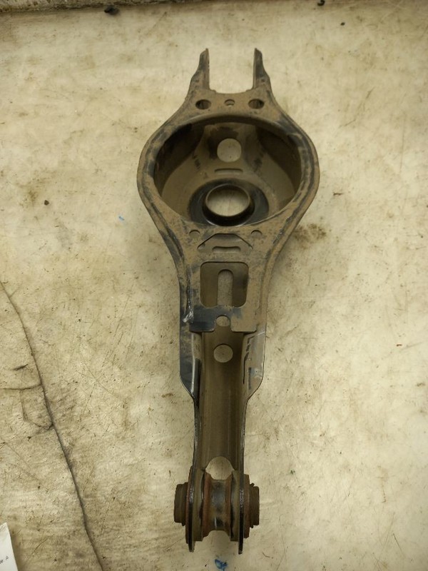 16-19 TOYOTA PRIUS REAR PASSENGER RIGHT LOCATING ARM LOWER CONTROL ARM