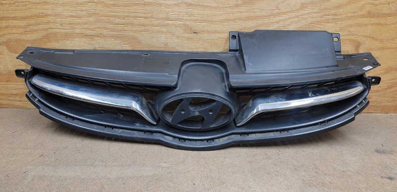 2011 2012 2013 Hyundai Elantra Limited Front Upper Chrome Grille AssemblyOEM