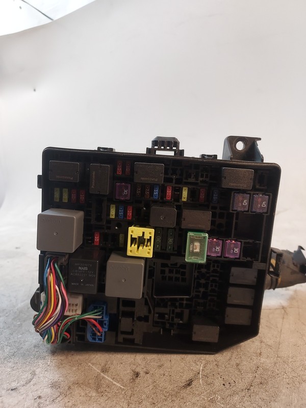 2014-2020 Mitsubishi Outlander 2.4L Engine Compartment Fuse Box oem