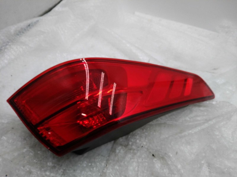 2015 KIA Optima Left Tail Light Assembly White Incandescent 67000 Miles