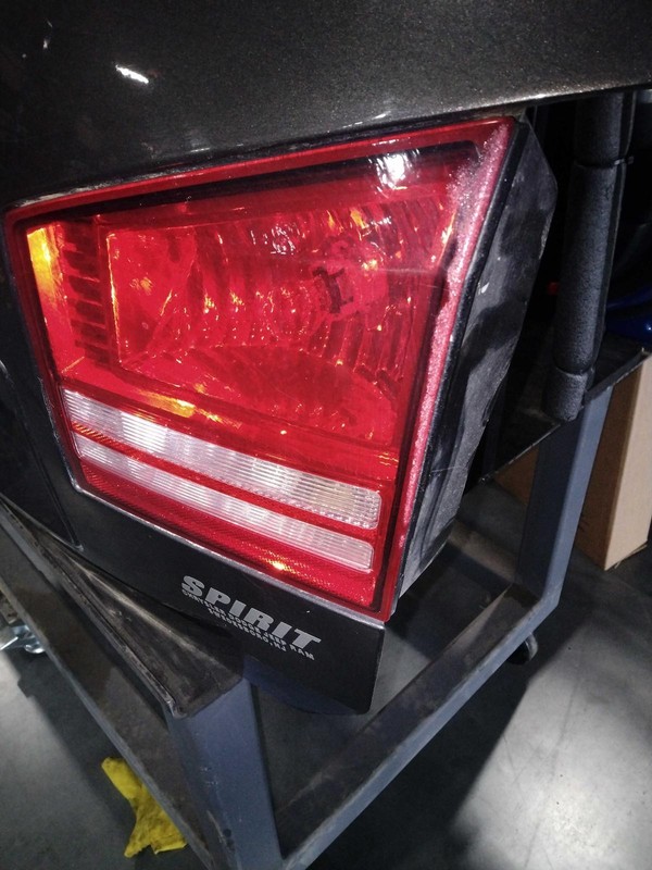 Used Deck Lid fits: 2019 Dodge Journey w/o LED lamps keyless entry w/camera tint